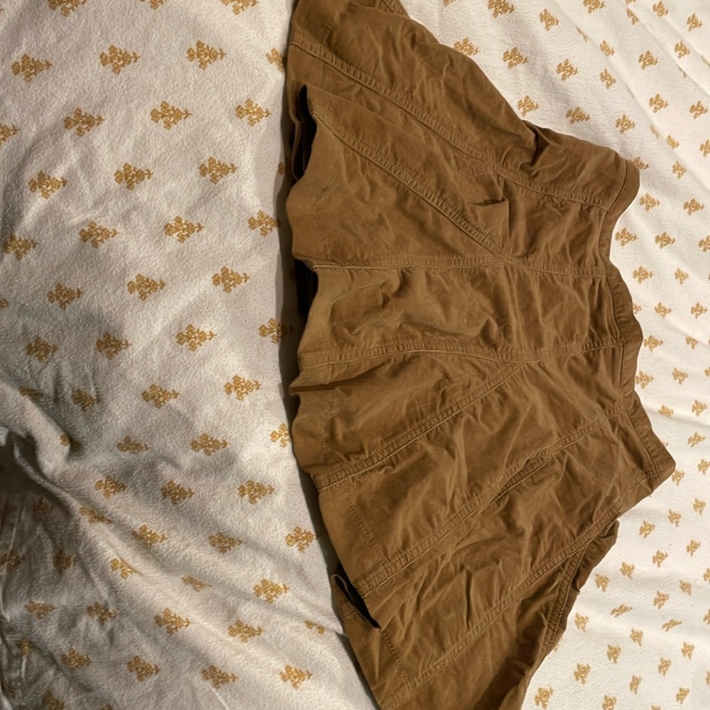 Delia’s girls size 1/2 beige skirt